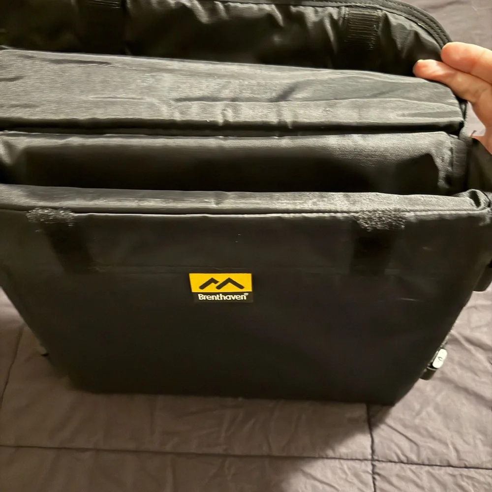 Brenthaven Black Laptop Computer Bag 12 Inches Durable Handheld Case